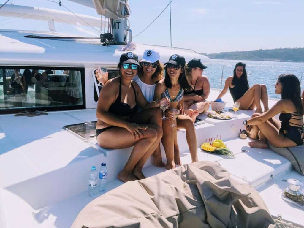 La novia y sus amigas