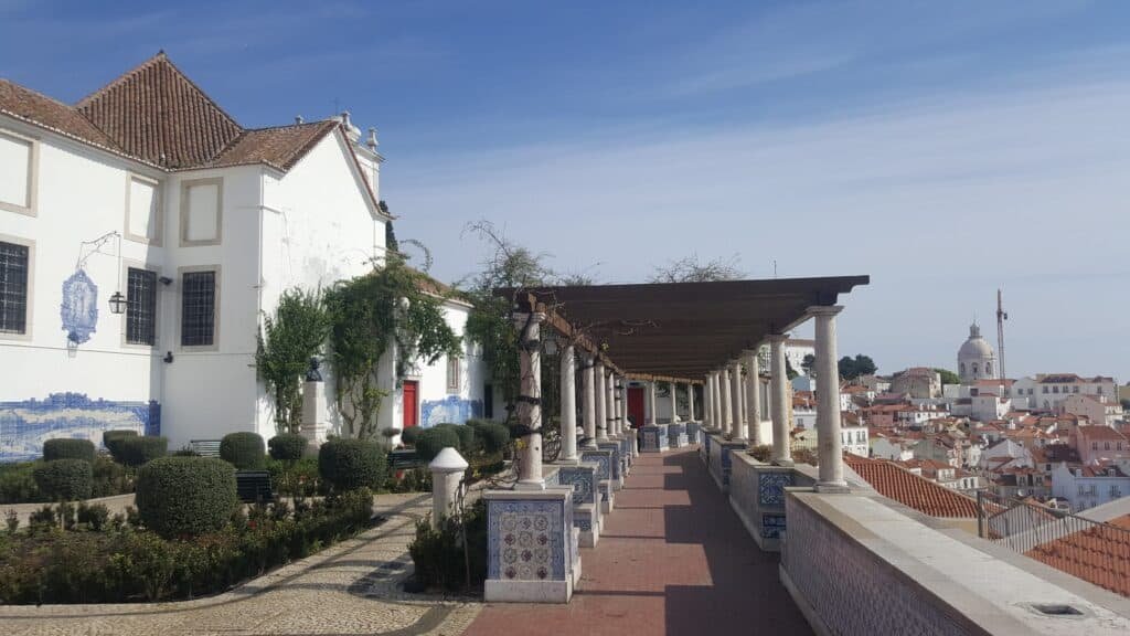 Miradouro de Santa Luzia, em Alfama