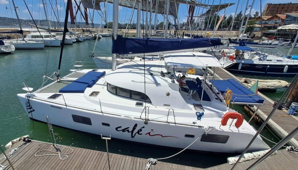 Catamarã na Doca de Recreio de Santo Amaro