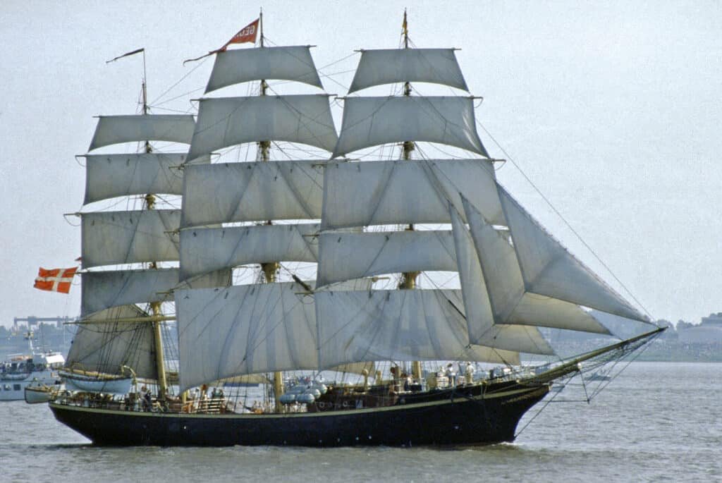 Velero Georg Stage