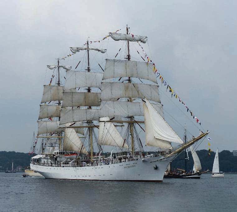 Velero Dar Mlodziezy