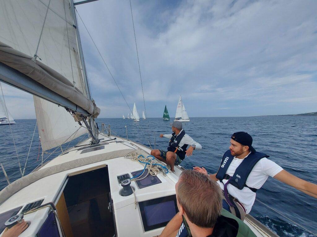 Regata con amigos en el río Tajo