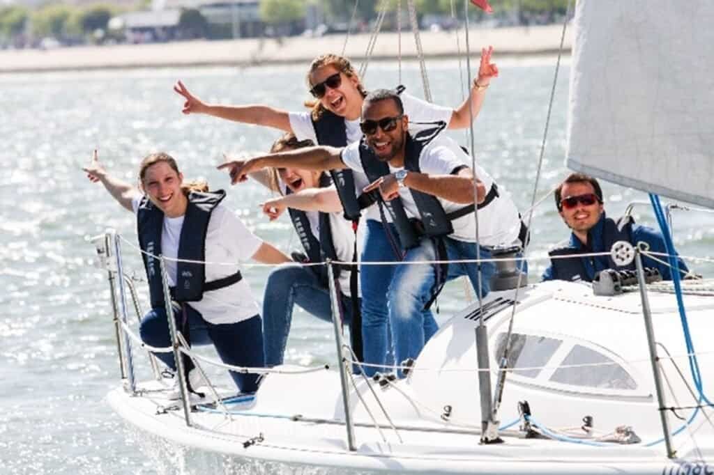 Felicidad durante la regata en el río Tajo en Lisboa
