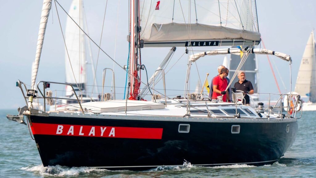Morning tour on the River Tagus with guests on board
