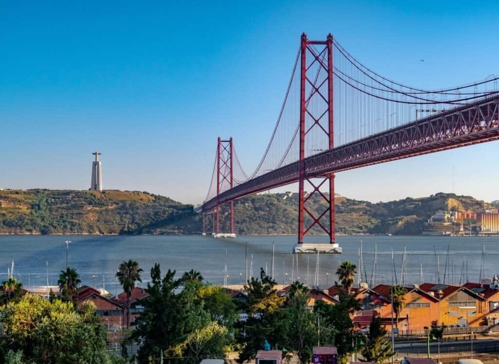Puente 25 de abril