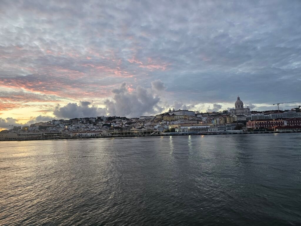 Paseo privado en barco al final del día